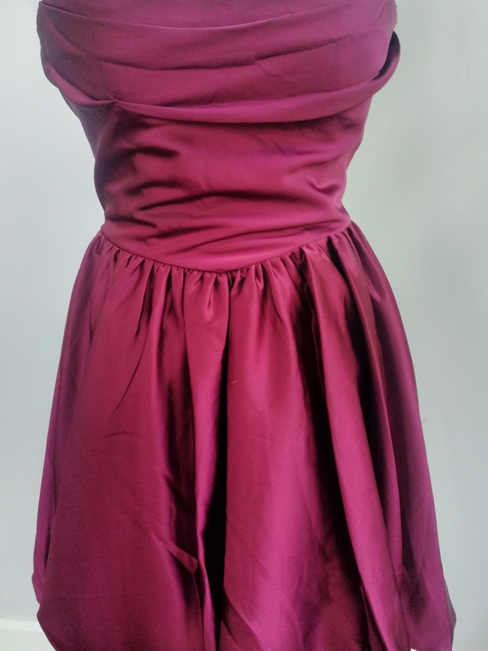 Junior 5 Strapless Cocktail Dress in Magenta Bubble Hem